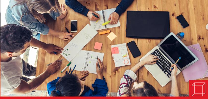 Creating a dynamic educational blogging strategy with expert marketing guidance